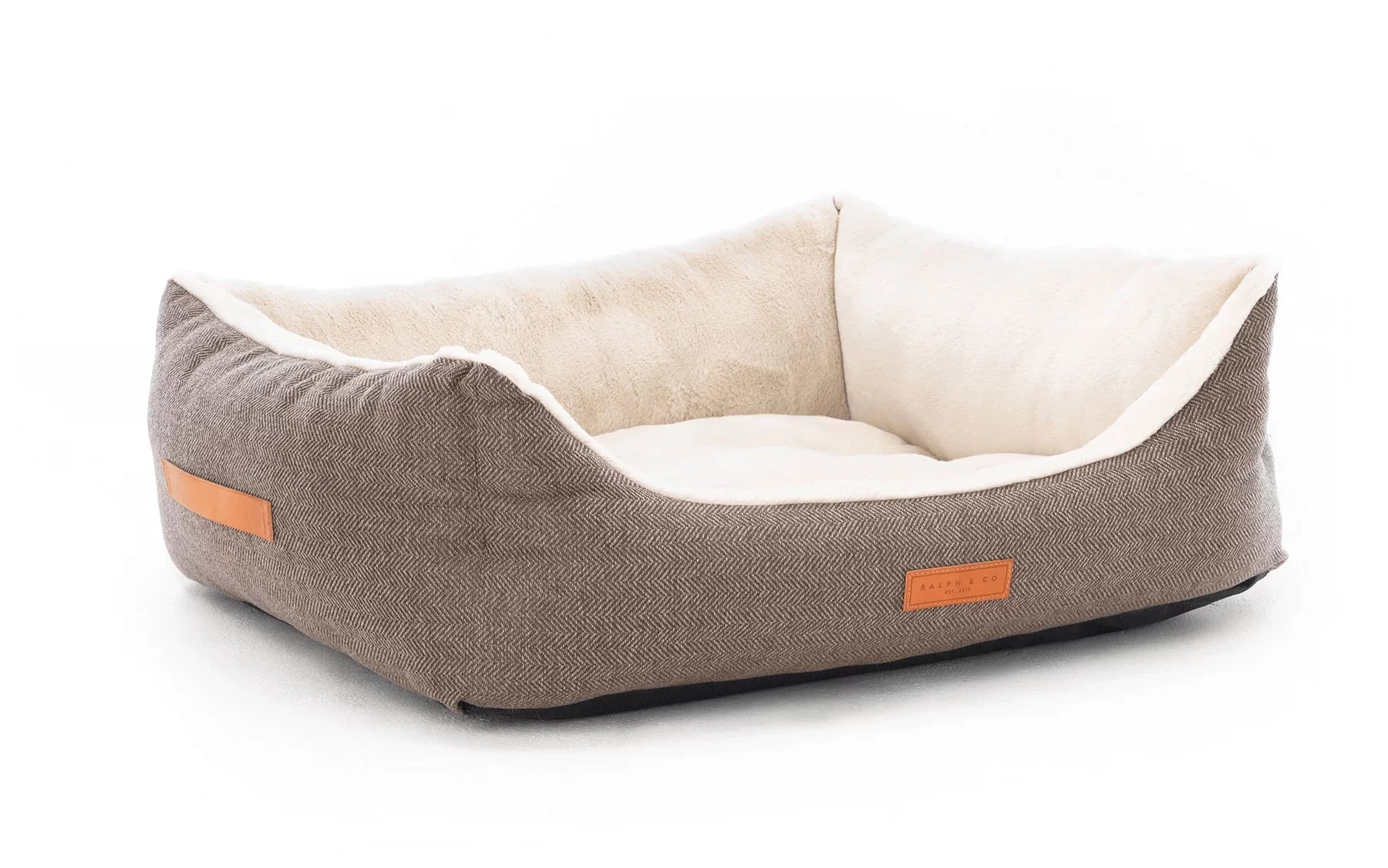 “Lincoln” Herringbone Nest Dog Bed