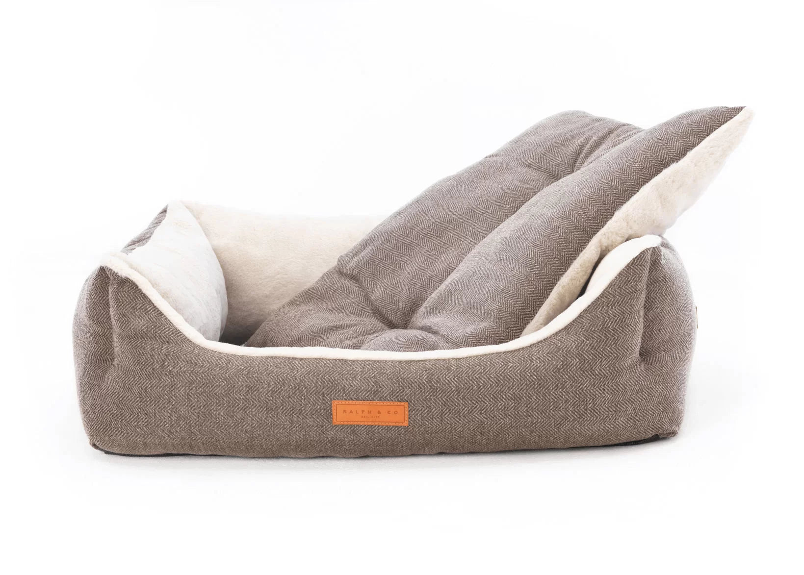 “Lincoln” Herringbone Nest Dog Bed